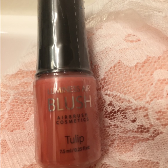 Silk 4in1 040 .50 🥰🔥Airbrush silk foundation shade 040 LG. bottle .50 - Picture 3 of 4